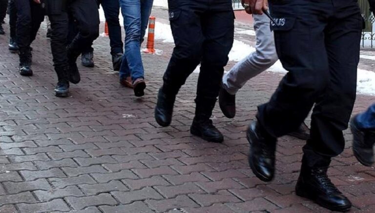 antalyada-silah-kacakcilarina-operasyon-5BwUkguR.jpg